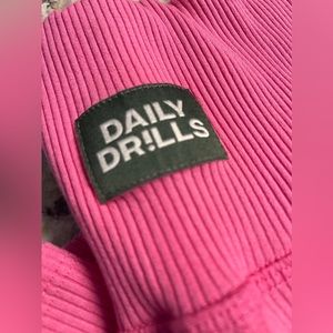 Daily Drills pink rubbed leggings size large